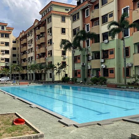 Puteh Homestay Shah Alam Exteriör bild