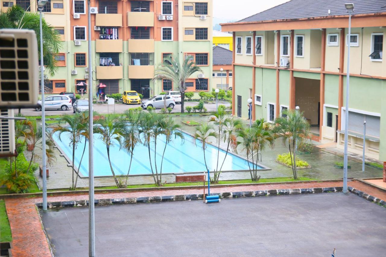 Puteh Homestay Shah Alam Exteriör bild